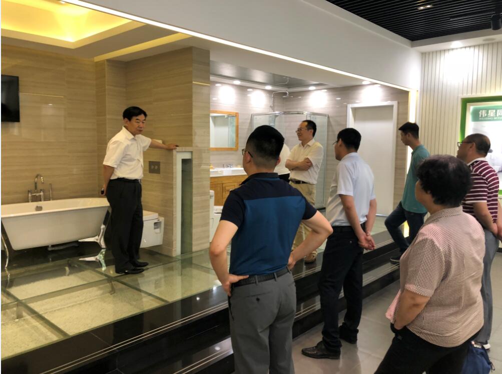 天津建材協會及管道理事單位領導蒞臨天津偉星參觀交流