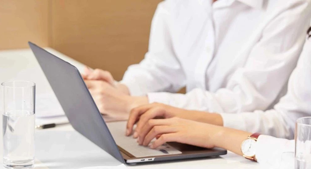 90后跨行入偉星，從“青澀好奇”到“一往情深”！